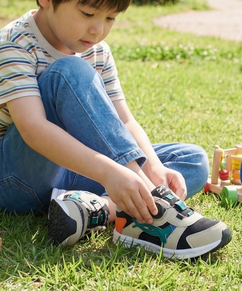 DIAL DRIVE（ダイヤルドライブ）の「ダイヤルドライブ FUSION（スニーカー・キッズ・ブラック/ベージュ・18cm/23cm/22cm/21cm/20cm/19cm）」の3枚目の写真