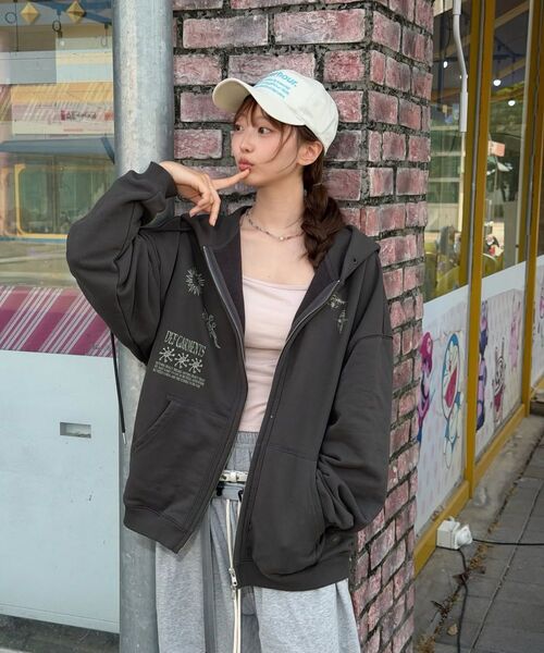 DEFGARMENTS（デフグラメンツ）の「LIZARD DOODLE HOOD ZIP UP [CHARCOAL]（パーカー・レディース・その他・SMALL/LARGE）」の9枚目の写真