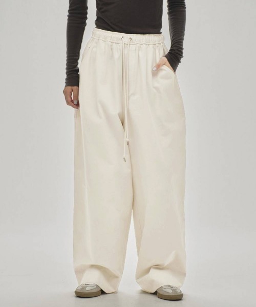 TODAYFUL（トゥデイフル）の「TODAYFUL　Easy Chino Pants イージーチノパンツ/12610724（チノパンツ・レディース・バーガンディー/キナリ・36）」の2枚目の写真
