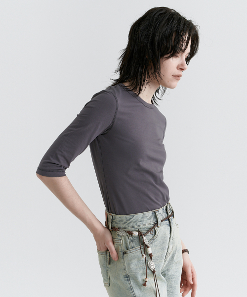 MAGOODGAN(メックウッドガン)の「ルディア 3657 ベーシック 7分袖スリムフィットグレーTシャツ(Tシャツ/カットソー・レディース・その他・SMALL/MEDIUM)」の2枚目の写真