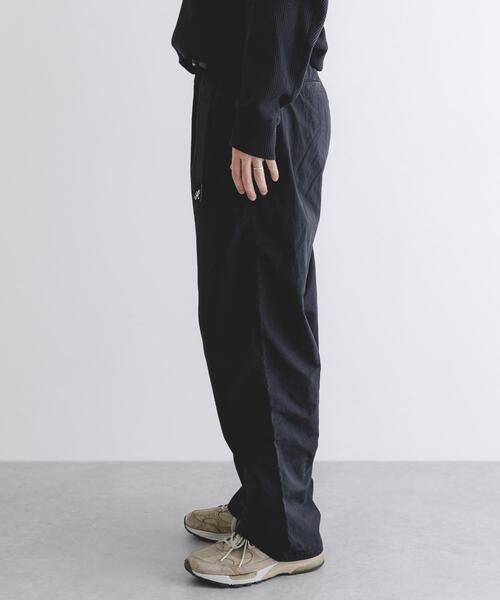 URBAN RESEARCH（アーバンリサーチ）の「Gramicci / LOWERCASE　NYLON WIDE PANT（その他パンツ・メンズ・モカ/ブラック/ネイビー・LARGE/X-LARGE/MEDIUM/SMALL）」の4枚目の写真