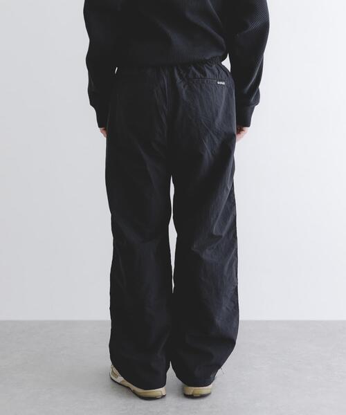 URBAN RESEARCH（アーバンリサーチ）の「Gramicci / LOWERCASE　NYLON WIDE PANT（その他パンツ・メンズ・モカ/ブラック/ネイビー・LARGE/X-LARGE/MEDIUM/SMALL）」の5枚目の写真