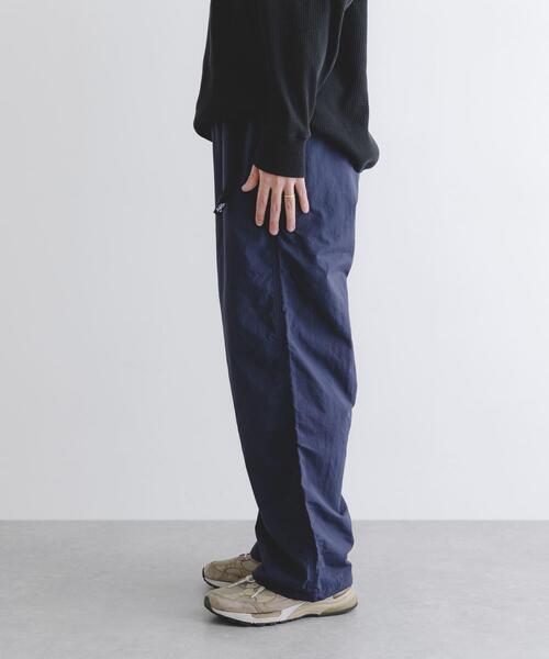 URBAN RESEARCH（アーバンリサーチ）の「Gramicci / LOWERCASE　NYLON WIDE PANT（その他パンツ・メンズ・モカ/ブラック/ネイビー・LARGE/X-LARGE/MEDIUM/SMALL）」の8枚目の写真