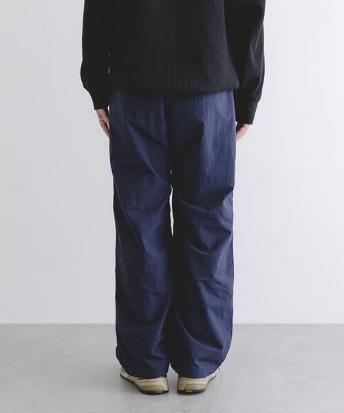 URBAN RESEARCH（アーバンリサーチ）の「Gramicci / LOWERCASE　NYLON WIDE PANT（その他パンツ・メンズ・モカ/ブラック/ネイビー・LARGE/X-LARGE/MEDIUM/SMALL）」の9枚目の写真