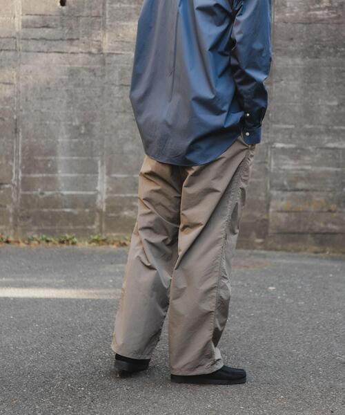 URBAN RESEARCH（アーバンリサーチ）の「Gramicci / LOWERCASE　NYLON WIDE PANT（その他パンツ・メンズ・モカ/ブラック/ネイビー・LARGE/X-LARGE/MEDIUM/SMALL）」の22枚目の写真
