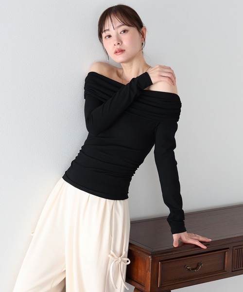 BLUEEAST(ブルーイースト)の「ギャザーオフショルダーカットソー(Tシャツ/カットソー・レディース・ブラック/ピンク/ホワイト・MEDIUM)」の12枚目の写真