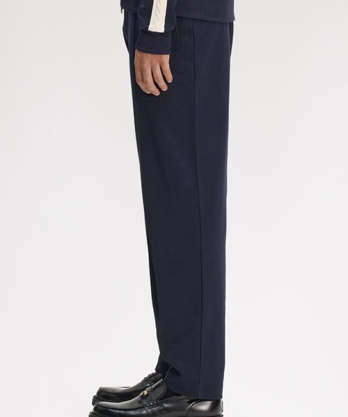 FRED PERRY（フレッドペリー）の「Fly Front Track Pants／フライフロントトラックパンツ（その他パンツ・メンズ・ネイビー・S/M/XS）」の2枚目の写真