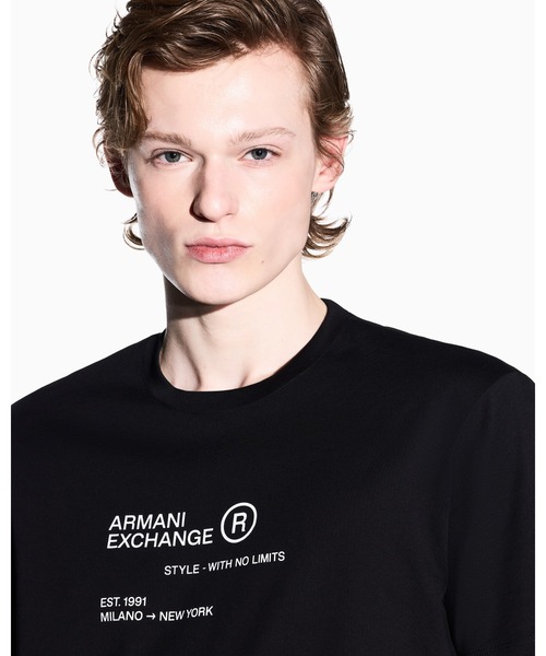 ARMANI EXCHANGE(アルマーニエクスチェンジ)の「【A|X アルマーニ エクスチェンジ】バックプリント 半袖クルーネックTシャツ/REGULAR(Tシャツ/カットソー・メンズ・オフホワイト/ブラック・X-SMALL/X-LARGE/SMALL/MEDIUM/LARGE/XX-LARGE)」の4枚目の写真
