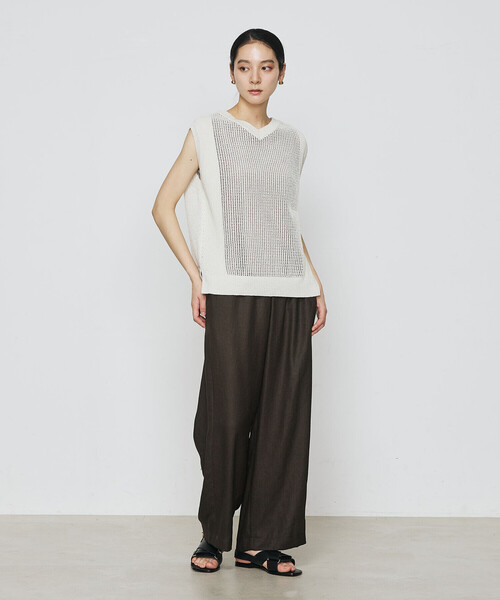 Gabardine K.T(ギャバジンケーティー)の「【前後2WAY】和紙×peフリーゼヤーン スクエアメッシュベスト(ニット/セーター・レディース・オフホワイト/グレー・9号)」の4枚目の写真
