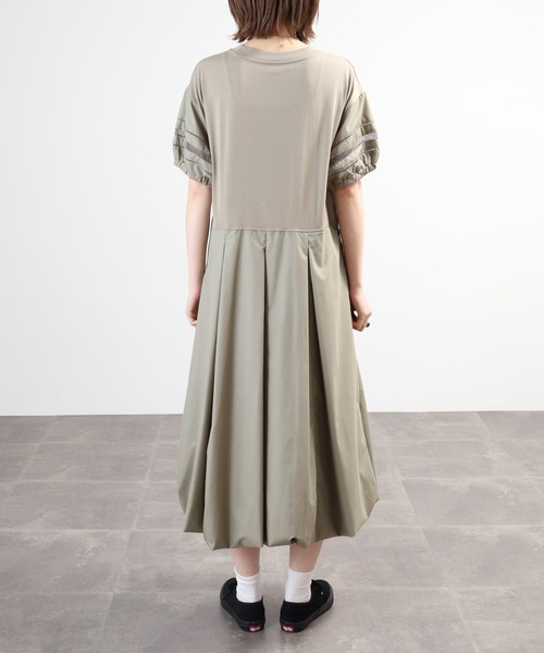 EGLANTINE(エグランティーヌ)の「EGLANTINE 素材切替ワンピース 半袖(ワンピース・レディース・ブラック/モスグリーン/ダークグリーン・40)」の17枚目の写真