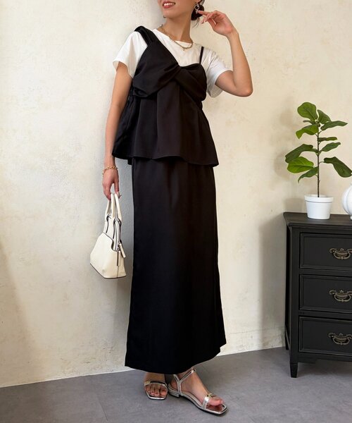 Chez toi（シェトワ）の「ビスチェ見えドッキングプルオーバー×ナロースカート（つなぎ/オールインワン・レディース・ベージュ/ブルー/ブラック・FREE）」の2枚目の写真