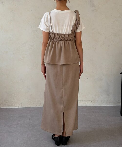 Chez toi（シェトワ）の「ビスチェ見えドッキングプルオーバー×ナロースカート（つなぎ/オールインワン・レディース・ベージュ/ブルー/ブラック・FREE）」の7枚目の写真