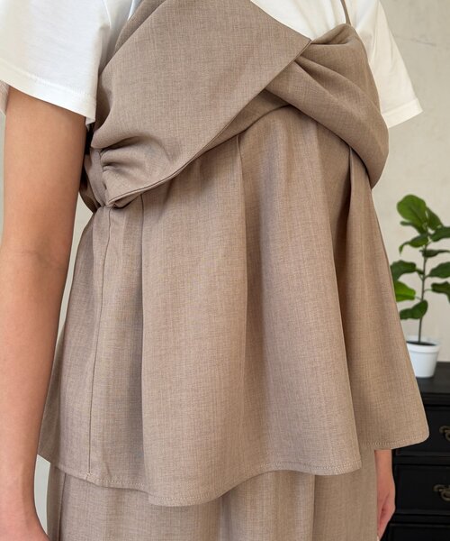 Chez toi（シェトワ）の「ビスチェ見えドッキングプルオーバー×ナロースカート（つなぎ/オールインワン・レディース・ベージュ/ブルー/ブラック・FREE）」の10枚目の写真