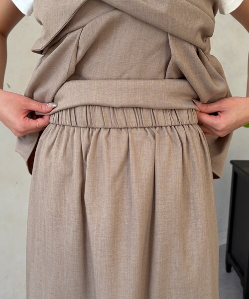 Chez toi（シェトワ）の「ビスチェ見えドッキングプルオーバー×ナロースカート（つなぎ/オールインワン・レディース・ベージュ/ブルー/ブラック・FREE）」の13枚目の写真