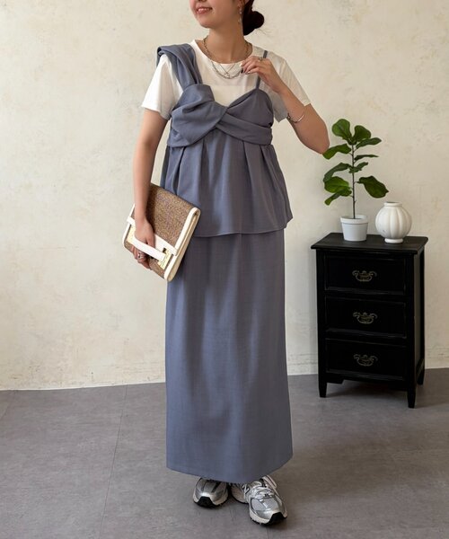 Chez toi（シェトワ）の「ビスチェ見えドッキングプルオーバー×ナロースカート（つなぎ/オールインワン・レディース・ベージュ/ブルー/ブラック・FREE）」の21枚目の写真