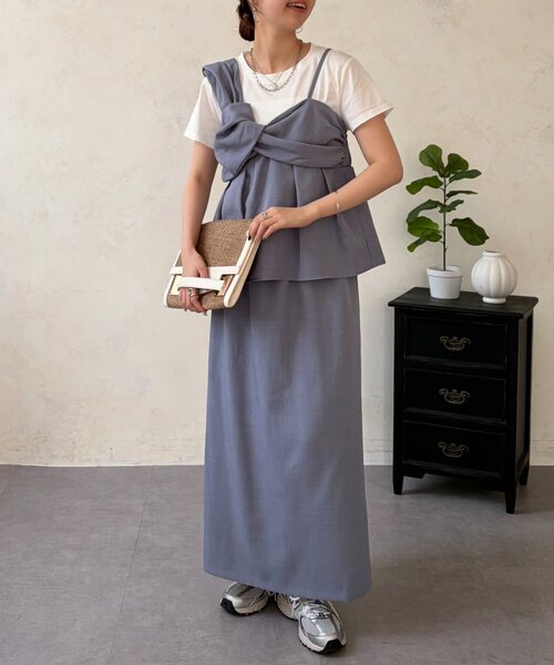 Chez toi（シェトワ）の「ビスチェ見えドッキングプルオーバー×ナロースカート（つなぎ/オールインワン・レディース・ベージュ/ブルー/ブラック・FREE）」の22枚目の写真