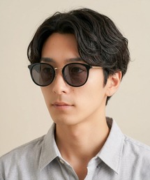 ADPOSION（アドポーション）の「フラットレンズ クラシックサングラス 専用ケース付き（サングラス）」