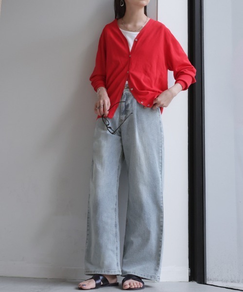 HUG.U(ハグユー)の「選べる2丈「デニムなのにキレイ顔」 ストレッチタックデニムパンツ(デニムパンツ・レディース・ライトインディゴブルー/ブルー系・L(トール丈)/M(レギュラー丈)/L(レギュラー丈)/M(トール丈))」の5枚目の写真