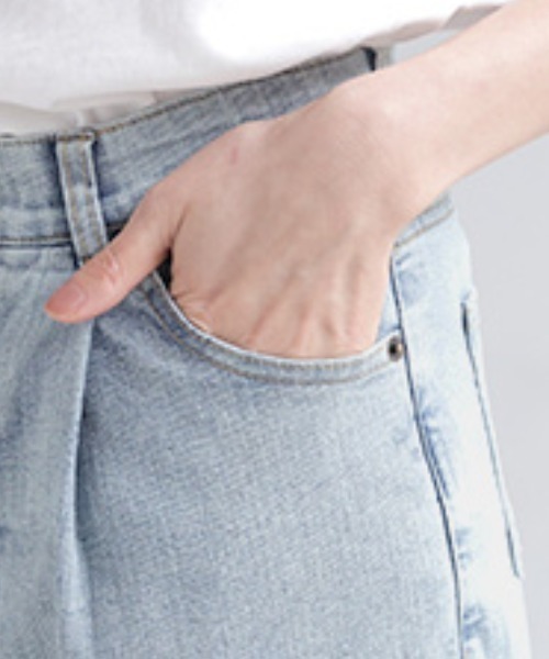 HUG.U(ハグユー)の「選べる2丈「デニムなのにキレイ顔」 ストレッチタックデニムパンツ(デニムパンツ・レディース・ライトインディゴブルー/ブルー系・L(トール丈)/M(レギュラー丈)/L(レギュラー丈)/M(トール丈))」の20枚目の写真