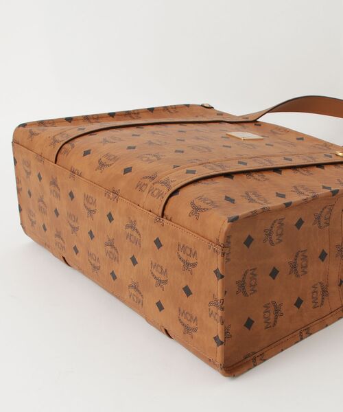 MCM(エムシーエム)の「Aren スクールトートバッグ - ヴィセトス(トートバッグ・レディース・ブラウン・LARGE)」の7枚目の写真