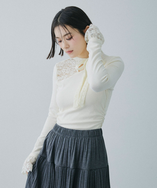 Mirette（ミレット）の「レースリボンタイアシンメトリーハイネックトップス / Lace Ribbon Tie Asymmetry High Neck Top（Tシャツ/カットソー・レディース・ナチュラル・SMALL/MEDIUM/LARGE）」の3枚目の写真
