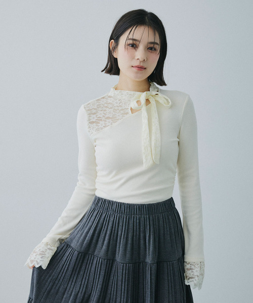 Mirette（ミレット）の「レースリボンタイアシンメトリーハイネックトップス / Lace Ribbon Tie Asymmetry High Neck Top（Tシャツ/カットソー・レディース・ナチュラル・SMALL/MEDIUM/LARGE）」の2枚目の写真