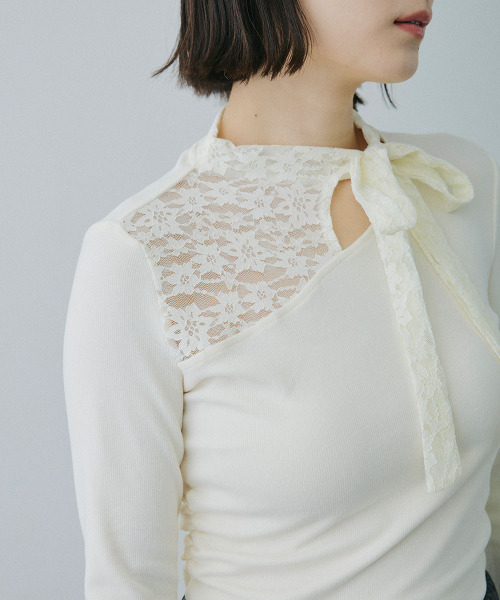 Mirette（ミレット）の「レースリボンタイアシンメトリーハイネックトップス / Lace Ribbon Tie Asymmetry High Neck Top（Tシャツ/カットソー・レディース・ナチュラル・SMALL/MEDIUM/LARGE）」の10枚目の写真