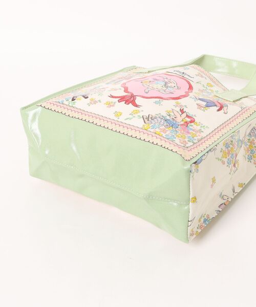 Cath Kidston（キャスキッドソン）の「スモール ブックバッグ Easter Bunnies（ハンドバッグ・レディース・クリーム・FREE）」の9枚目の写真