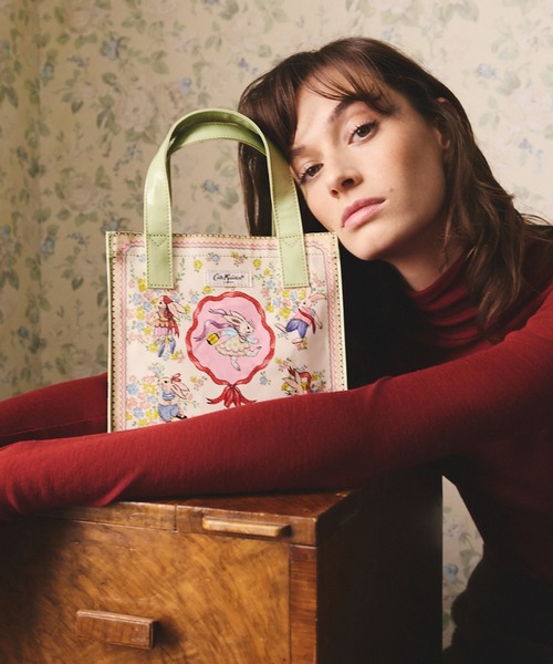 Cath Kidston（キャスキッドソン）の「スモール ブックバッグ Easter Bunnies（ハンドバッグ・レディース・クリーム・FREE）」の6枚目の写真