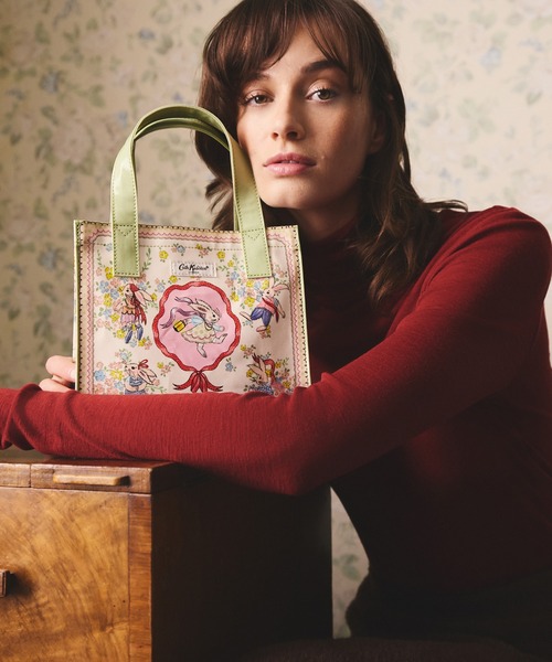 Cath Kidston（キャスキッドソン）の「スモール ブックバッグ Easter Bunnies（ハンドバッグ・レディース・クリーム・FREE）」の5枚目の写真