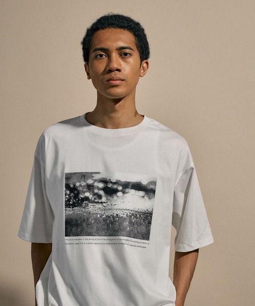 NUMERALS（ヌメラルズ）の「[NUMERALS]PHOTO PRINT T-SHIRT（Tシャツ/カットソー・メンズ・ホワイト/ブラック・LARGE/MEDIUM）」の2枚目の写真