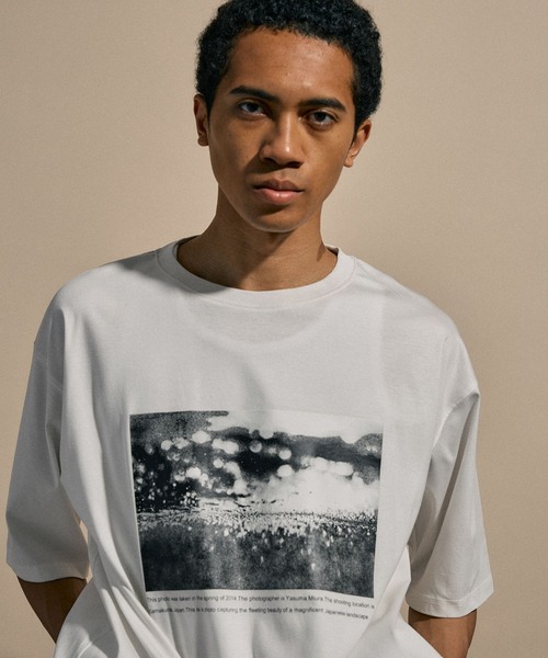 NUMERALS（ヌメラルズ）の「[NUMERALS]PHOTO PRINT T-SHIRT（Tシャツ/カットソー・メンズ・ホワイト/ブラック・LARGE/MEDIUM）」の6枚目の写真