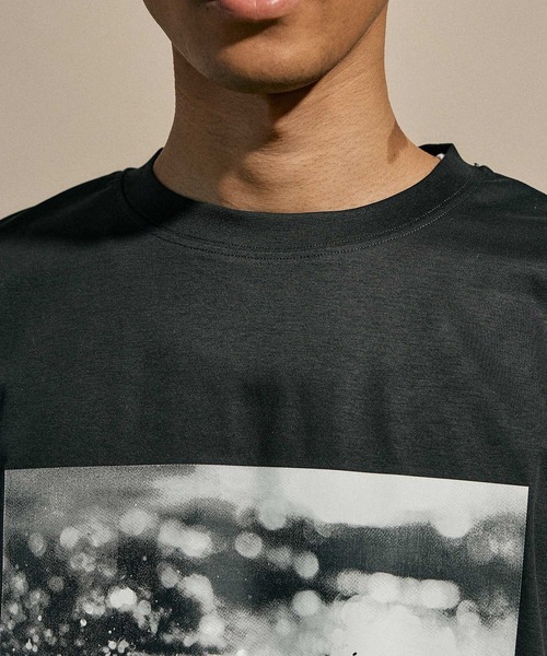 NUMERALS（ヌメラルズ）の「[NUMERALS]PHOTO PRINT T-SHIRT（Tシャツ/カットソー・メンズ・ホワイト/ブラック・LARGE/MEDIUM）」の19枚目の写真