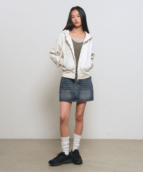 GENERAL IDEA(ジェネラルアイデア)の「【GENERAL IDEA】ウォッシュデニムミニスカート / WASHING DENIM MINI SKIRT(デニムスカート・レディース・ダークブルー/ライトブルー・S/M/L)」の6枚目の写真
