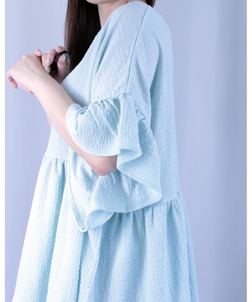 amini(アミニ)の「フレンチスリーブフリルプルオーバー(Tシャツ/カットソー・レディース・ブルー/グリーン/ブラック/オフホワイト・MEDIUM)」の20枚目の写真