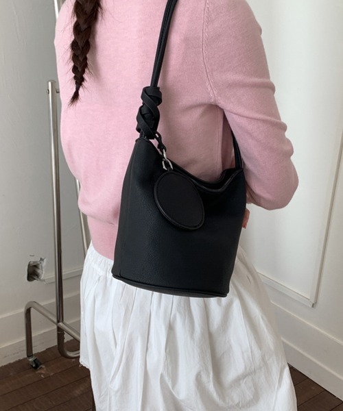 Chiina(チーナ)の「Chiina / 【ストラップ付き】ストラップ付きコンパクトデザインバッグ(ショルダーバッグ・レディース・ピンク/イエロー/ホワイト/ブラック/ライトブルー・FREE)」の3枚目の写真