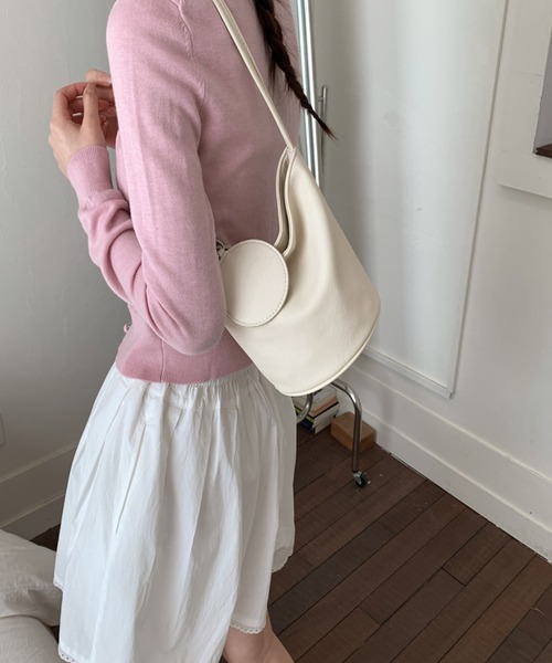 Chiina(チーナ)の「Chiina / 【ストラップ付き】ストラップ付きコンパクトデザインバッグ(ショルダーバッグ・レディース・ピンク/イエロー/ホワイト/ブラック/ライトブルー・FREE)」の7枚目の写真
