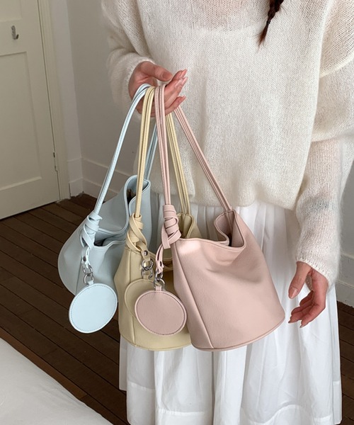 Chiina(チーナ)の「Chiina / 【ストラップ付き】ストラップ付きコンパクトデザインバッグ(ショルダーバッグ・レディース・ピンク/イエロー/ホワイト/ブラック/ライトブルー・FREE)」の10枚目の写真
