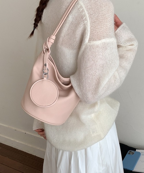 Chiina(チーナ)の「Chiina / 【ストラップ付き】ストラップ付きコンパクトデザインバッグ(ショルダーバッグ・レディース・ピンク/イエロー/ホワイト/ブラック/ライトブルー・FREE)」の12枚目の写真