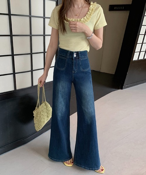 LUCPY(ラクピー)の「ハイウエストワイドフレアデニムパンツ(デニムパンツ・レディース・ブルー/ネイビー・LARGE/MEDIUM/SMALL/X-SMALL)」の2枚目の写真