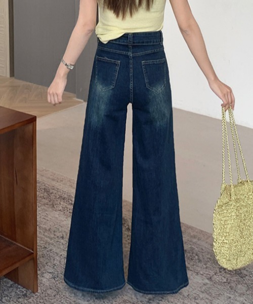 LUCPY(ラクピー)の「ハイウエストワイドフレアデニムパンツ(デニムパンツ・レディース・ブルー/ネイビー・LARGE/MEDIUM/SMALL/X-SMALL)」の4枚目の写真
