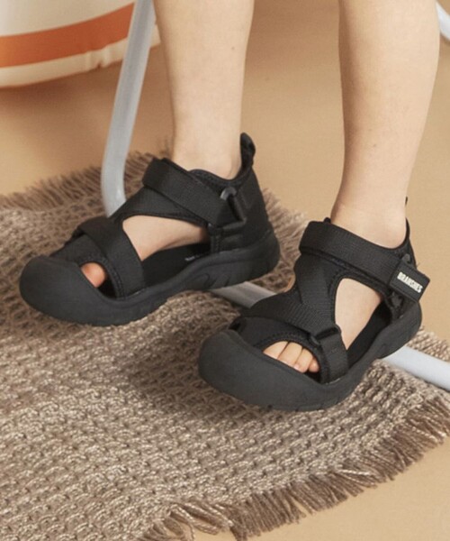 BRANSHES(ブランシェス)の「つま先ガードソールベルトサンダル(サンダル・キッズ・ブラック/カラフル・18.0cm/17.0cm/20.0cm/19.0cm/21.0cm/16.0cm/15.0cm/14.0cm)」の4枚目の写真