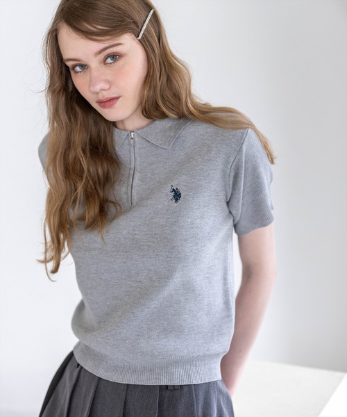 U.S. POLO ASSN.(ユーエスポロアッスン)の「【U.S. POLO ASSN.】clear 別注 ハーフジップ半袖ニットトップス(ニット/セーター・レディース・ブラック/アイボリー/グレー・F)」の1枚目の写真