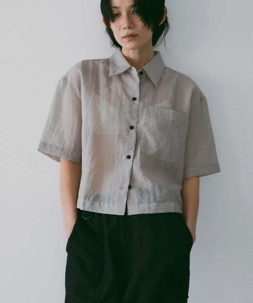 anuke（アンヌーク）の「Sheer Halfsleeve Shirts（シャツ/ブラウス・レディース・ブルー系その他/チャコールグレー・FREE）」の2枚目の写真
