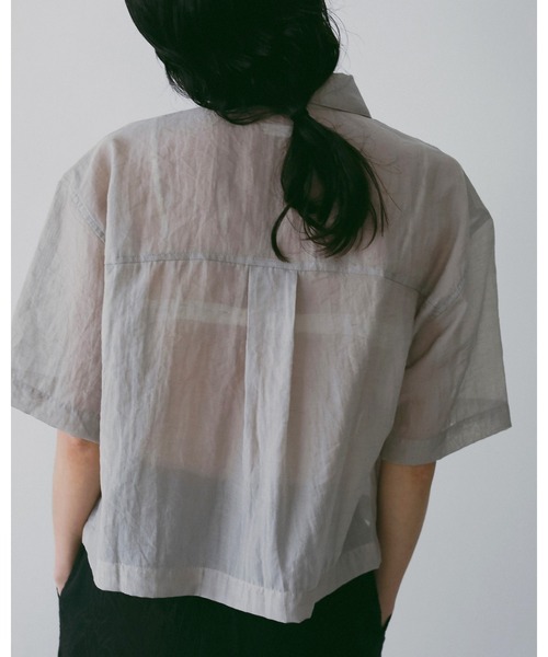anuke（アンヌーク）の「Sheer Halfsleeve Shirts（シャツ/ブラウス・レディース・ブルー系その他/チャコールグレー・FREE）」の9枚目の写真