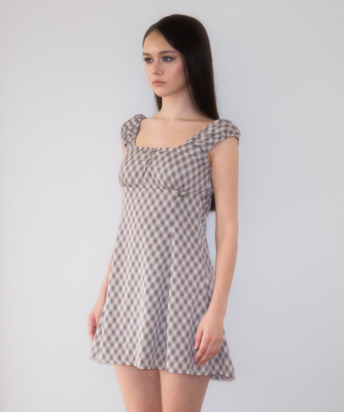 ROSEFRANTZ（ロゼフランツ）の「Puff Sleeve Romantic Mini Dress [Brown]（ワンピース・レディース・アッシュブラウン・SMALL/MEDIUM）」の3枚目の写真