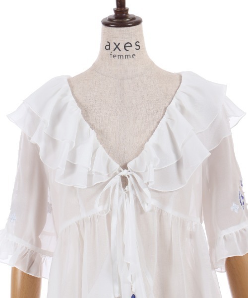 axes femme(アクシーズファム)の「紫陽花刺繍フリルガウン(カーディガン/ボレロ・レディース・ホワイト/ラベンダー・FREE)」の15枚目の写真