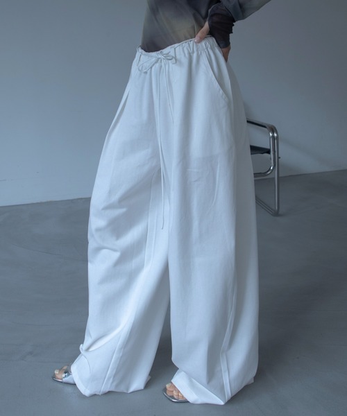 VACANCY(ヴァカンシー)の「レースレイヤードカーブイージーパンツ(スラックス・レディース・ホワイト/カーキ/ベージュ・LARGE/MEDIUM)」の8枚目の写真