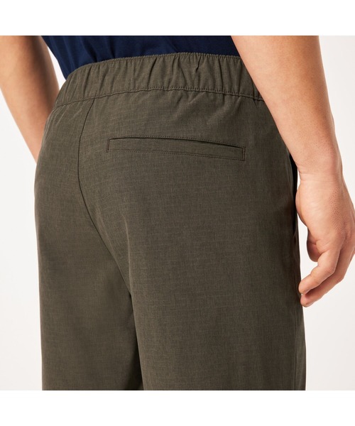 OAKLEY(オークリー)の「オークリー ADVENTURE CHINO SHORT 19'/ショートパンツ/サーフ&ライフスタイル/OAKLEY(その他パンツ・メンズ・チャコールグレー・34/30/32)」の4枚目の写真