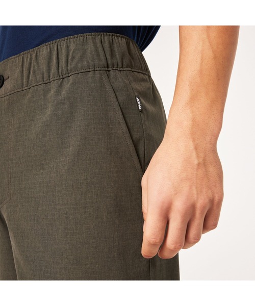 OAKLEY(オークリー)の「オークリー ADVENTURE CHINO SHORT 19'/ショートパンツ/サーフ&ライフスタイル/OAKLEY(その他パンツ・メンズ・チャコールグレー・34/30/32)」の5枚目の写真